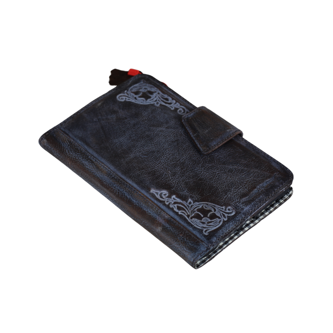 ARICHI Handmade Leather iPad Case – Embossed, Hand-Stitched, Magnetic Closure, Vintage Style