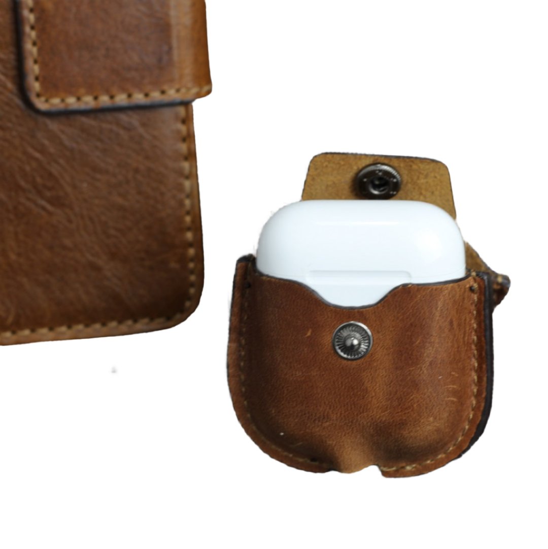 ARICHI Handmade Leather iPhone Case – Tan Finish, Magnetic Clasp, Card Slots, Wireless Charging, for iPhone 11–17 Pro Max Wallet