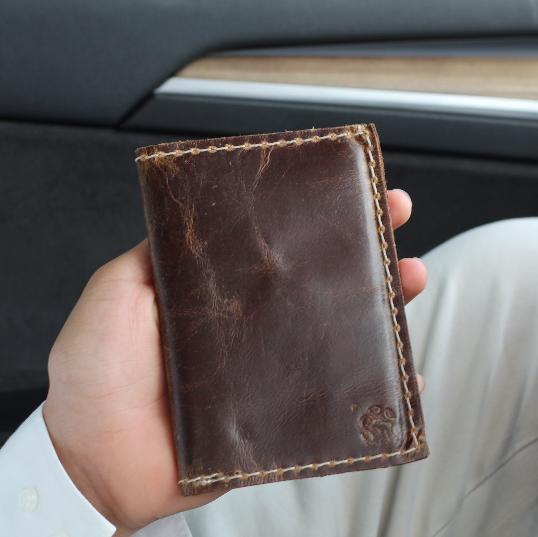ARICHI Handmade Vintage Leather Passport Wallet