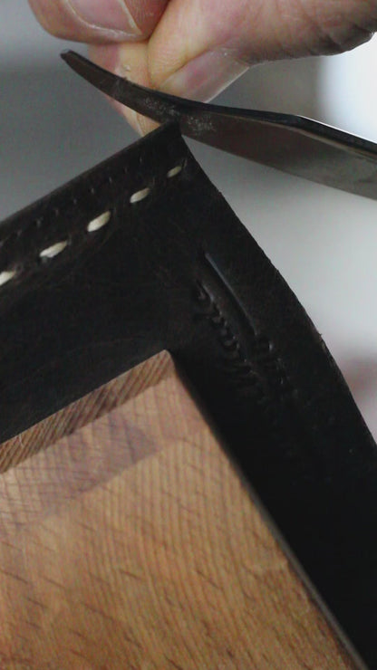 ARICHI Vintage Waxed Leather Apple iPhone Case – Handmade Magnetic Closure Hand-Stitched